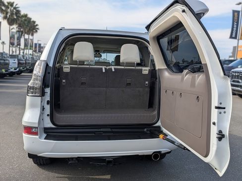 Used 2014 Lexus GX 460 image 7