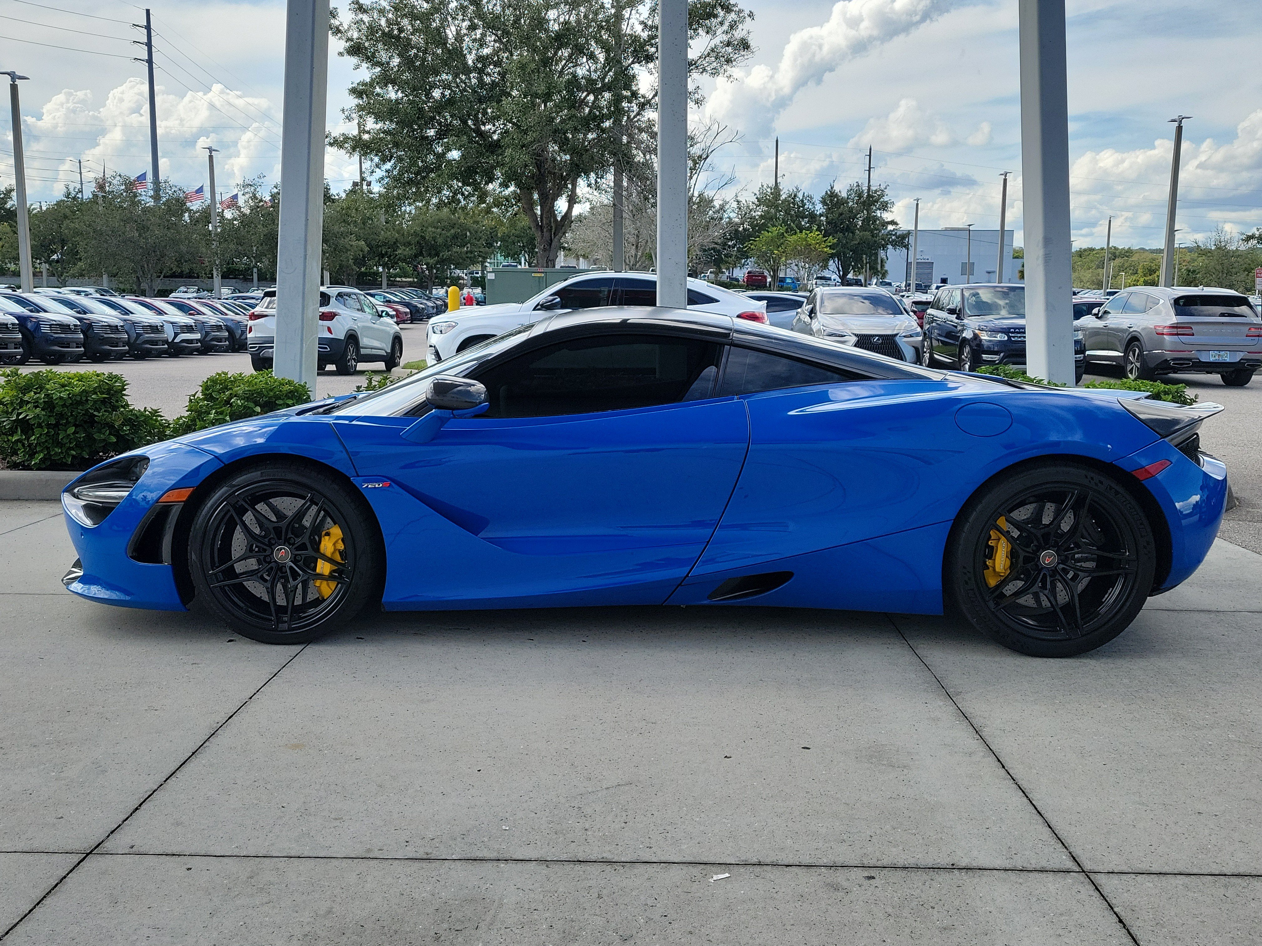 Used 2018 McLaren 720S Luxury RWD image 2