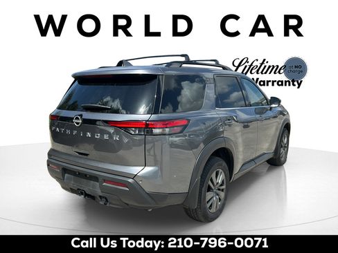 Used 2025 Nissan Pathfinder SV w/ SV Premium Package FWD image 3