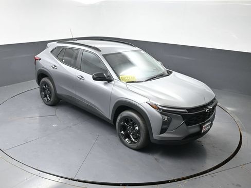 New 2026 Chevrolet Trax LT w/ Driver Confidence Package FWD image 31