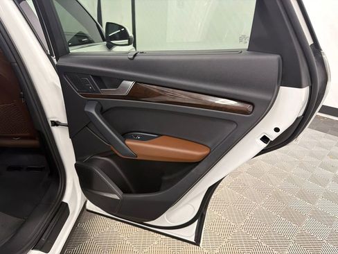 Used 2018 Audi Q5 2.0T Premium Plus w/ Premium Plus Package image 18