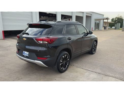 Used 2023 Chevrolet TrailBlazer LT w/ Convenience Package FWD image 8