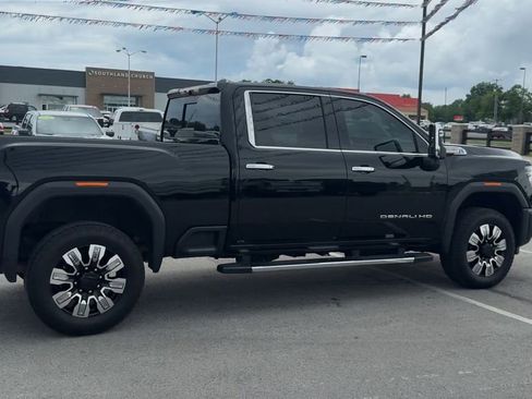 Used 2025 GMC Sierra 2500 Denali AWD/4WD image 7