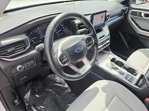 Certified 2021 Ford Explorer XLT w/ Equipment Group 202A RWD image 20