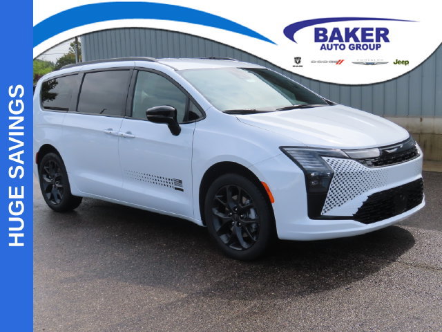 New 2027 Chrysler Pacifica Select AWD/4WD image 1
