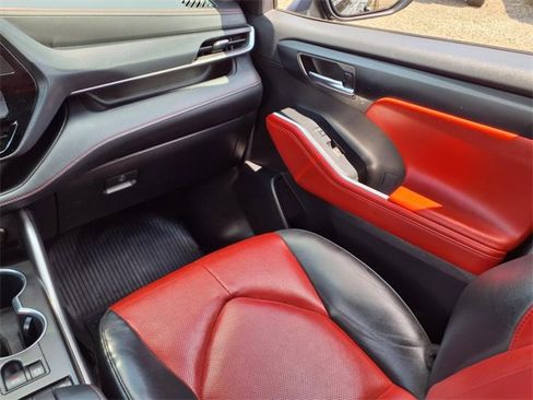 Used 2022 Toyota Highlander XSE image 14