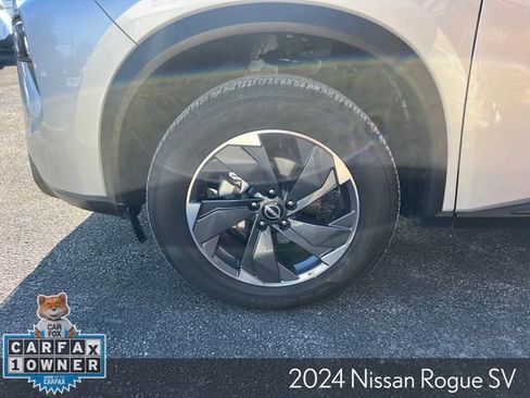 Used 2024 Nissan Rogue SV image 11