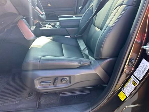 Certified 2025 Toyota Tundra Limited AWD/4WD image 15