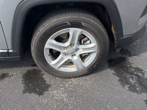 Used 2023 Jeep Compass Sport image 44