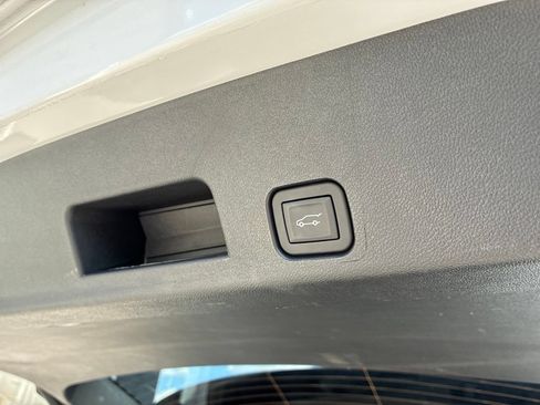 Certified 2026 Buick Enclave Sport Touring FWD image 30