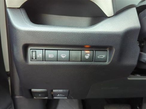Used 2019 Toyota RAV4 XLE Premium image 20