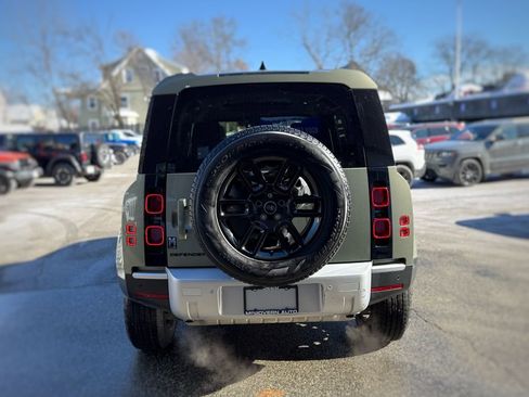 Used 2025 Land Rover Defender 110 S image 10