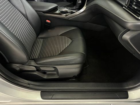 Used 2022 Toyota Camry SE image 23