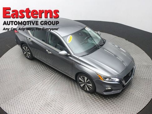 Used 2022 Nissan Altima 2.5 SV image 3