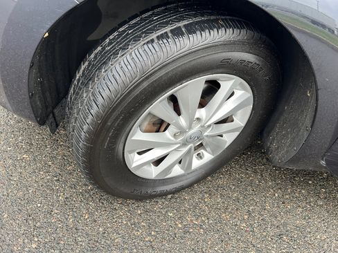 Used 2016 Kia Sedona LX w/ LX Convenience Package image 32