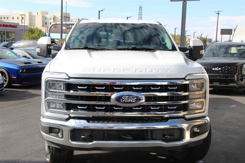 Used 2023 Ford F350 Lariat w/ FX4 Off-Road Package AWD/4WD image 3
