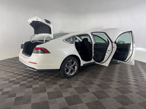 Certified 2024 Honda Accord EX image 19