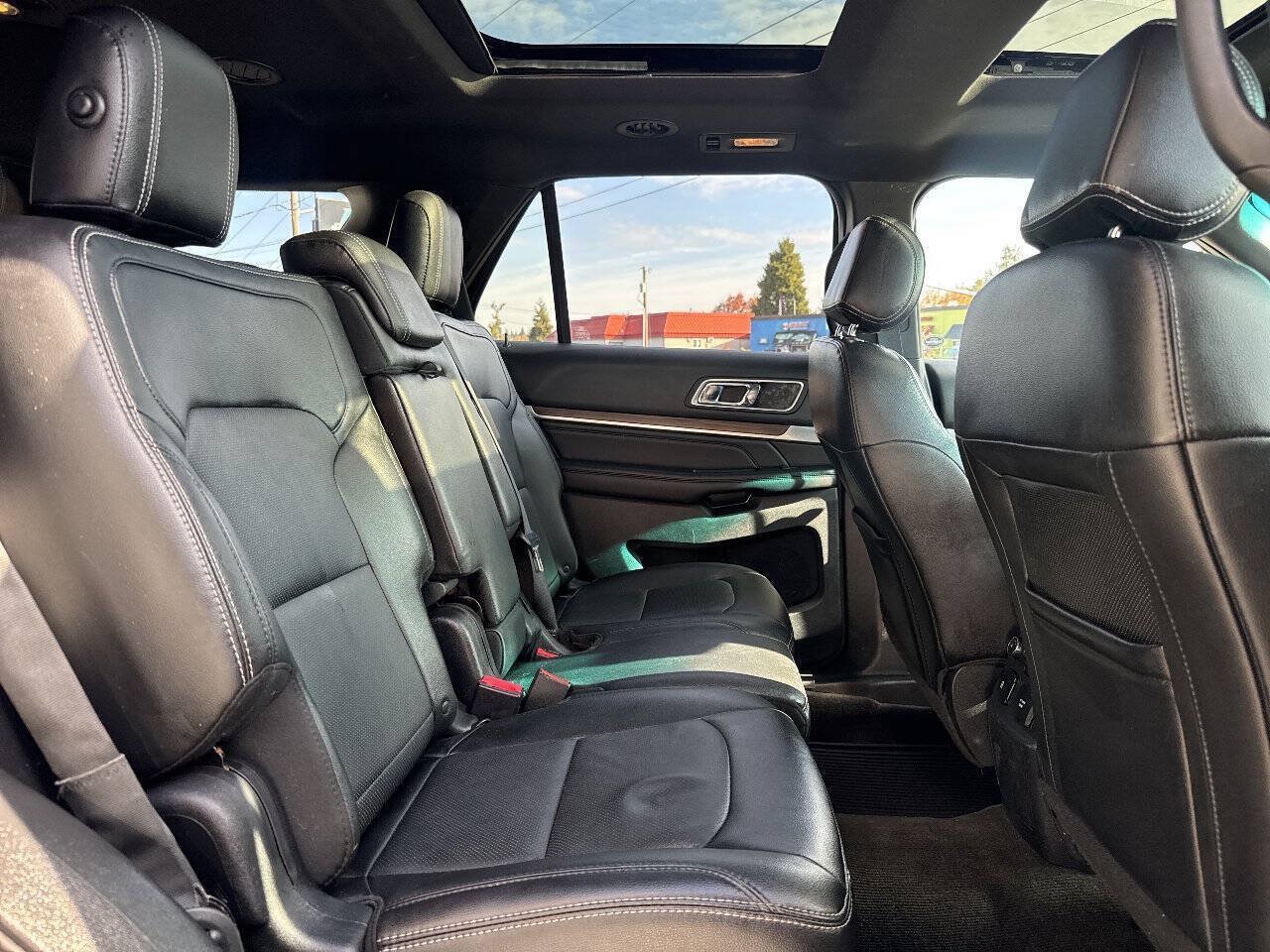 Used 2016 Ford Explorer Limited w/ Equipment Group 301A AWD/4WD image 21