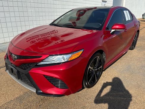 Used 2020 Toyota Camry XSE image 1