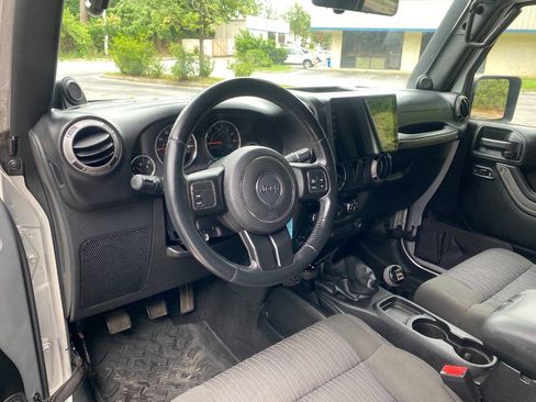 Used 2012 Jeep Wrangler Sport AWD/4WD image 12