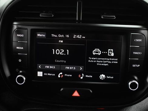 Used 2024 Kia Soul LX image 26