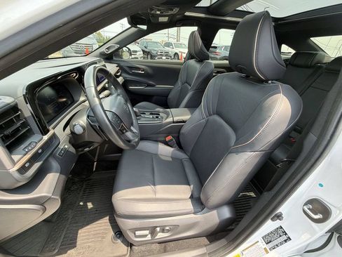 Used 2023 Toyota Crown Platinum AWD/4WD image 19