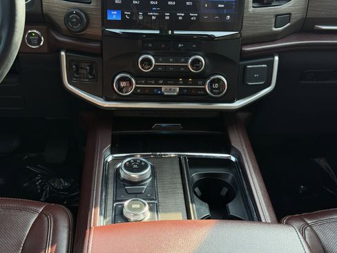 Used 2023 Ford Expedition Max Limited image 24