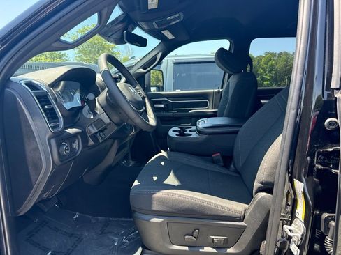 Used 2025 RAM 2500 Big Horn AWD/4WD image 3
