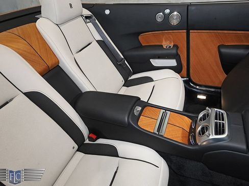 Used 2017 Rolls-Royce Dawn RWD image 25