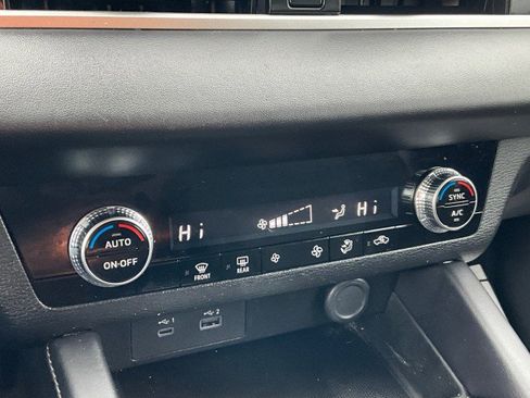 Used 2024 Mitsubishi Outlander ES image 7