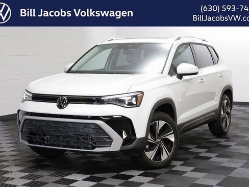 New 2025 Volkswagen Taos SE w/ Panoramic Sunroof Package image 1
