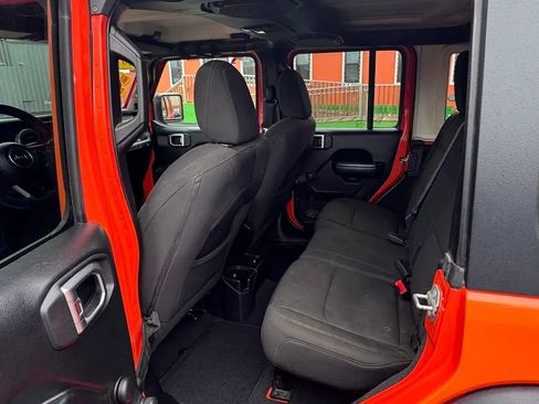Used 2018 Jeep Wrangler Unlimited Sport image 8