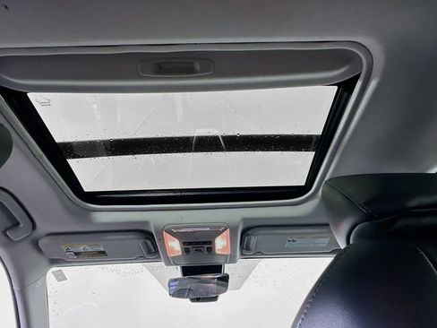 Used 2021 Toyota RAV4 XLE Premium image 15