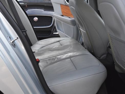 Used 2009 Jaguar XF Luxury image 33