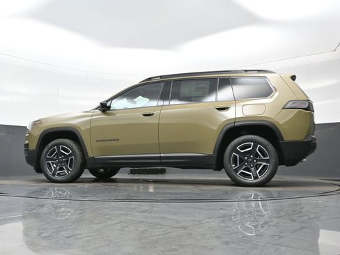 New 2026 Jeep Cherokee Laredo image 12