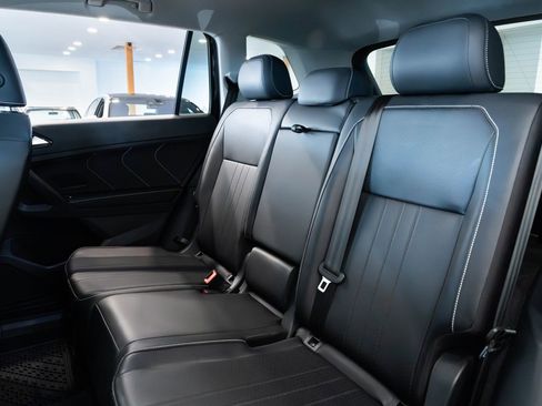 Used 2023 Volkswagen Tiguan SE image 20