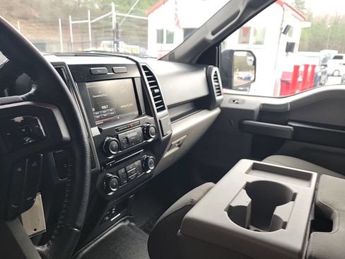 Used 2015 Ford F150 XLT w/ Equipment Group 302A Luxury image 5