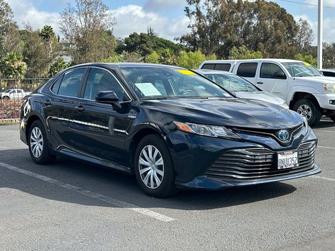 Used 2020 Toyota Camry LE w/ Carpet Mat Package FWD image 4