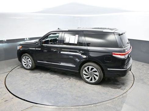 Used 2024 Lincoln Navigator Reserve image 45