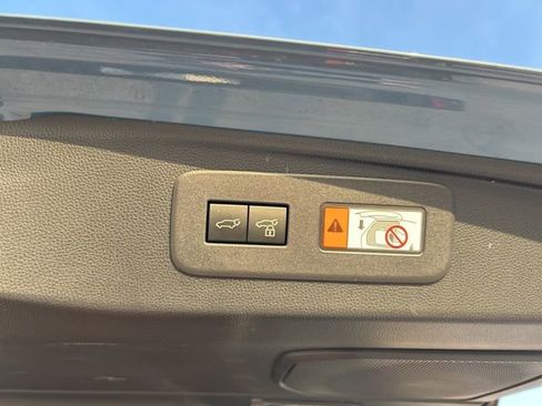 Used 2024 Toyota Land Cruiser image 9