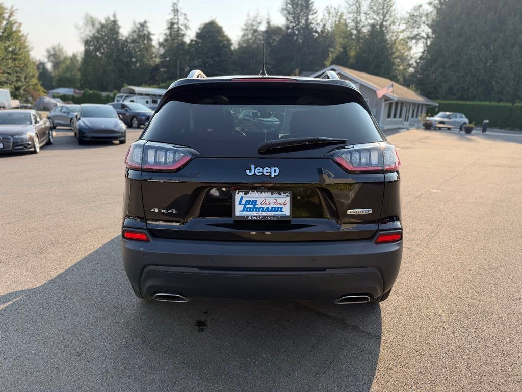 Used 2019 Jeep Cherokee Latitude Plus w/ Comfort/Convenience Group AWD/4WD image 6