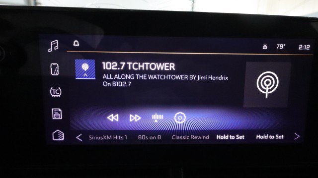 Used 2025 Chevrolet Trax LT FWD image 15