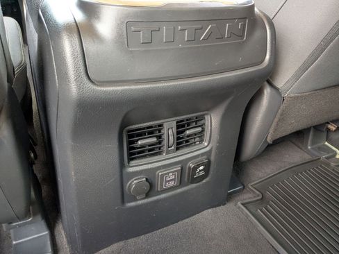 Used 2021 Nissan Titan SV w/ SV Convenience Package image 28