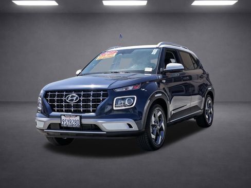 Used 2025 Hyundai Venue Limited FWD image 8