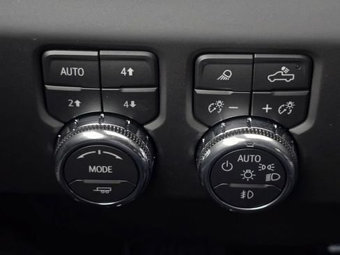 New 2026 GMC Sierra 2500 AT4 w/ AT4 Premium Plus Package AWD/4WD image 26