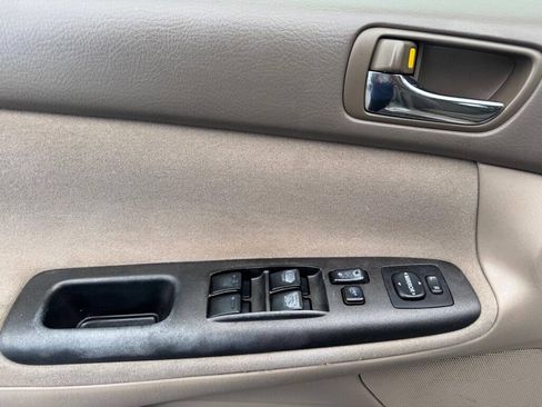 Used 2005 Toyota Camry LE FWD image 7