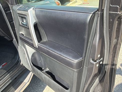 Used 2016 Toyota 4Runner SR5 Premium RWD image 21