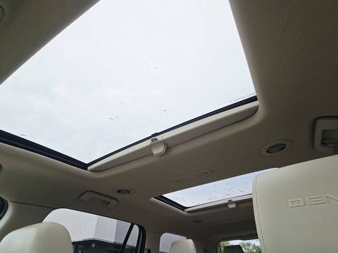 Used 2017 GMC Acadia Denali w/ Technology Package FWD image 39