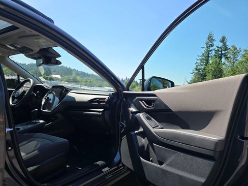 Used 2025 Subaru Crosstrek 2.5i Premium AWD/4WD image 28