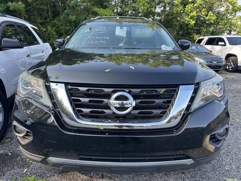 Used 2017 Nissan Pathfinder SV FWD image 2
